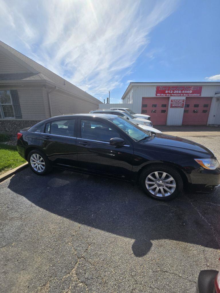 Chrysler 200  2013
