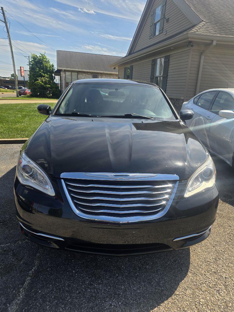 Chrysler 200  2013