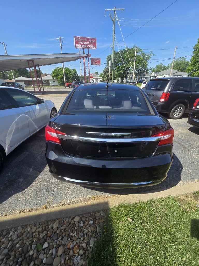 Chrysler 200  2013