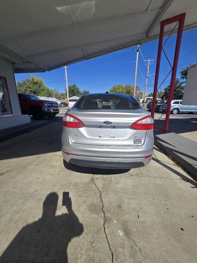 2017 Ford Fiesta SE - Photo 4