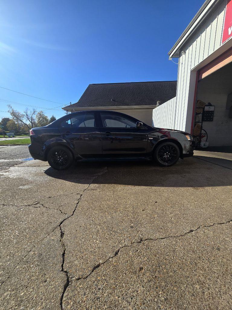 Mitsubishi Lancer ES 2014