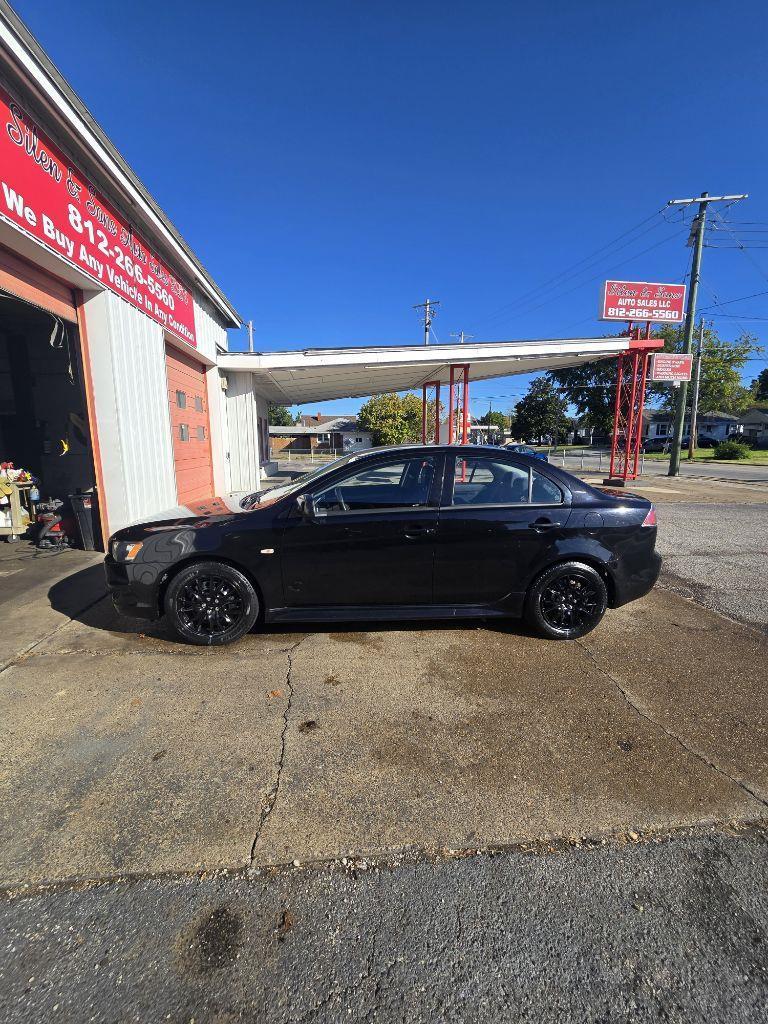Mitsubishi Lancer ES 2014