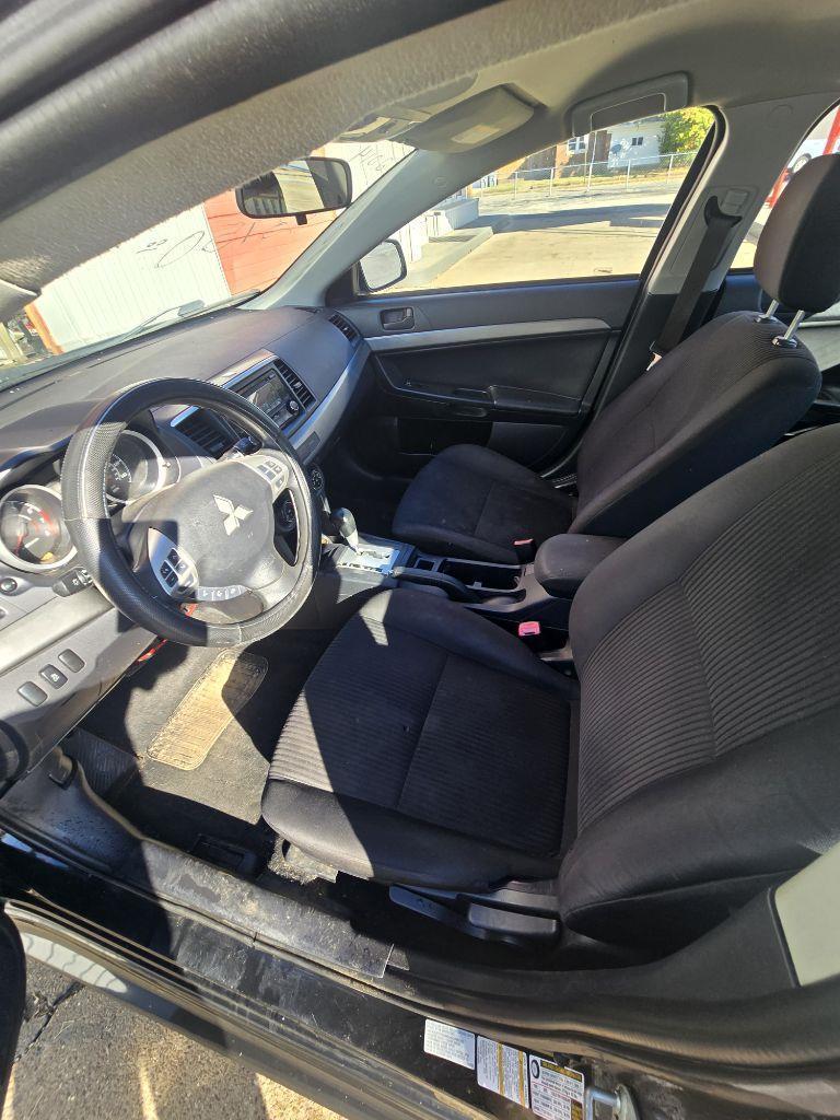 Mitsubishi Lancer ES 2014