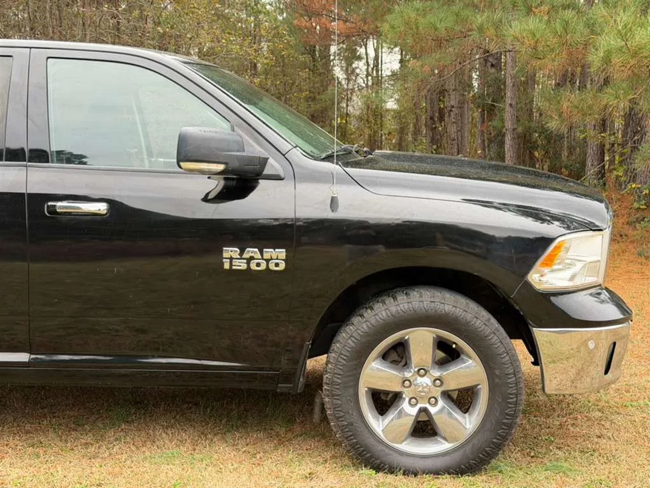 RAM 1500 SLT Crew Cab SWB 4WD 2015