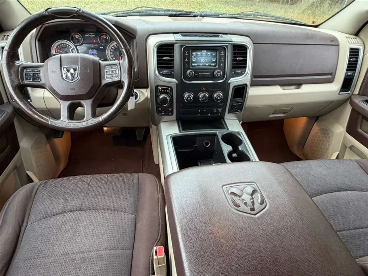 RAM 1500 SLT Crew Cab SWB 4WD 2015