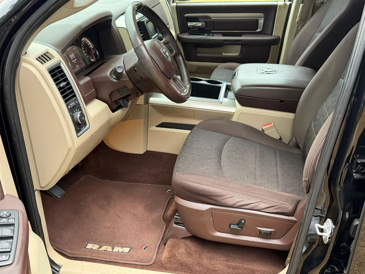 RAM 1500 SLT Crew Cab SWB 4WD 2015