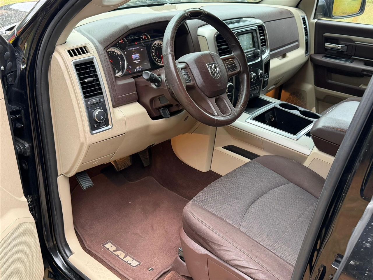 RAM 1500 SLT Crew Cab SWB 4WD 2015