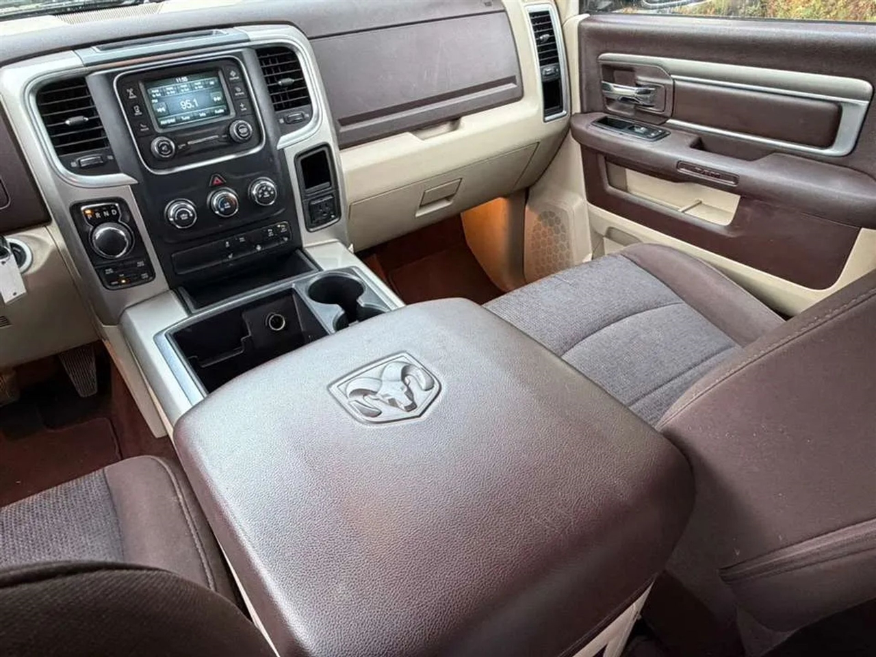 RAM 1500 SLT Crew Cab SWB 4WD 2015