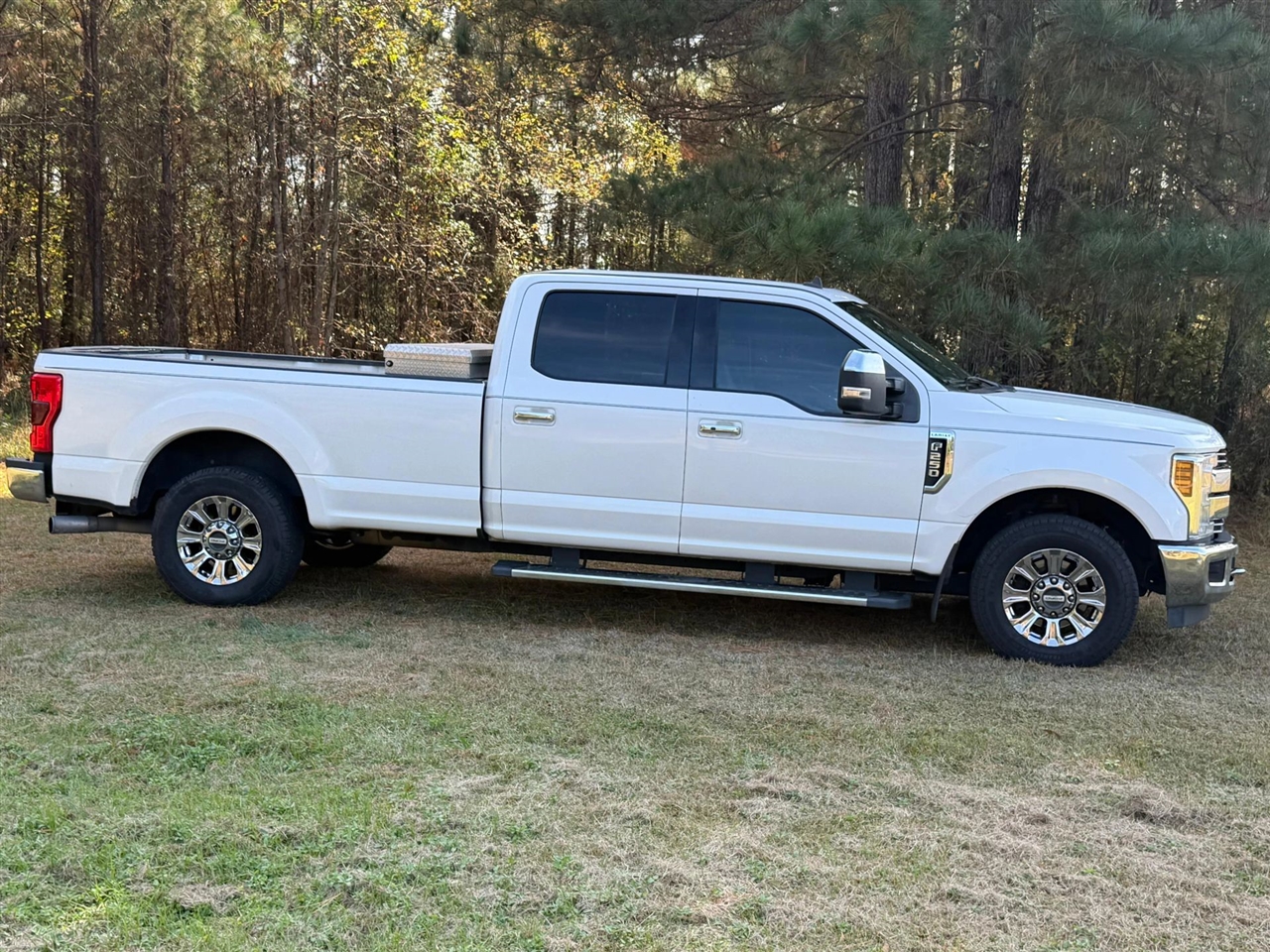 Ford F-250 SD Lariat Crew Cab 2WD 2019