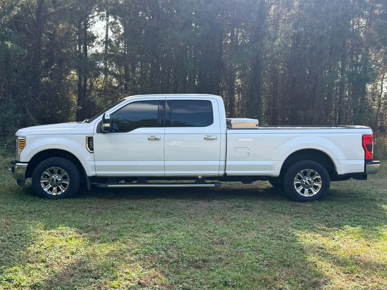 Ford F-250 SD Lariat Crew Cab 2WD 2019