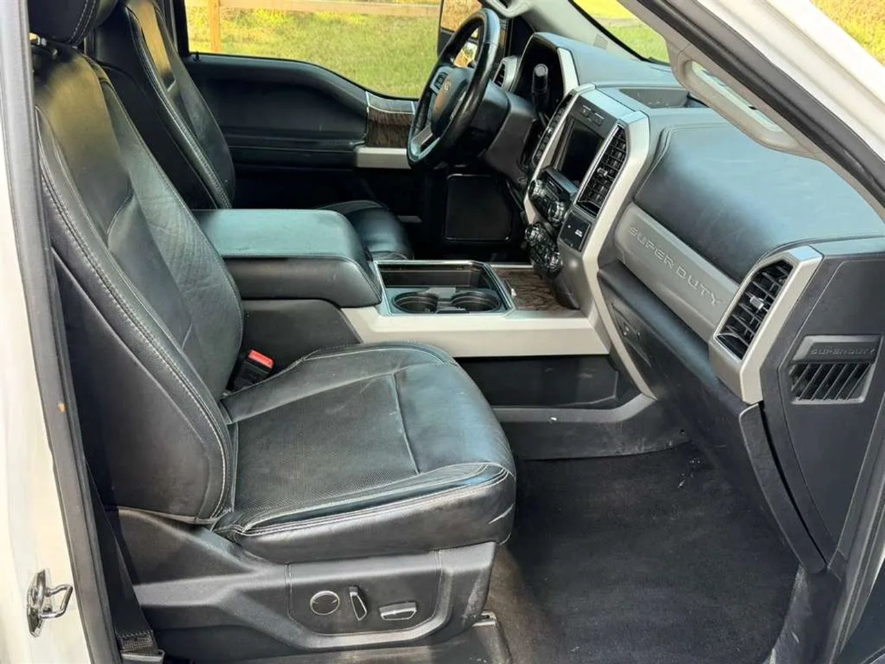 Ford F-250 SD Lariat Crew Cab 2WD 2019