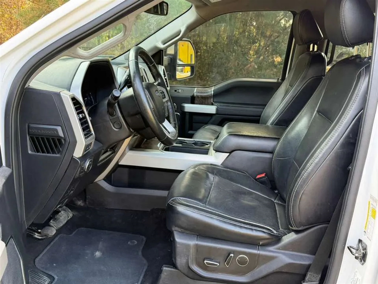 Ford F-250 SD Lariat Crew Cab 2WD 2019