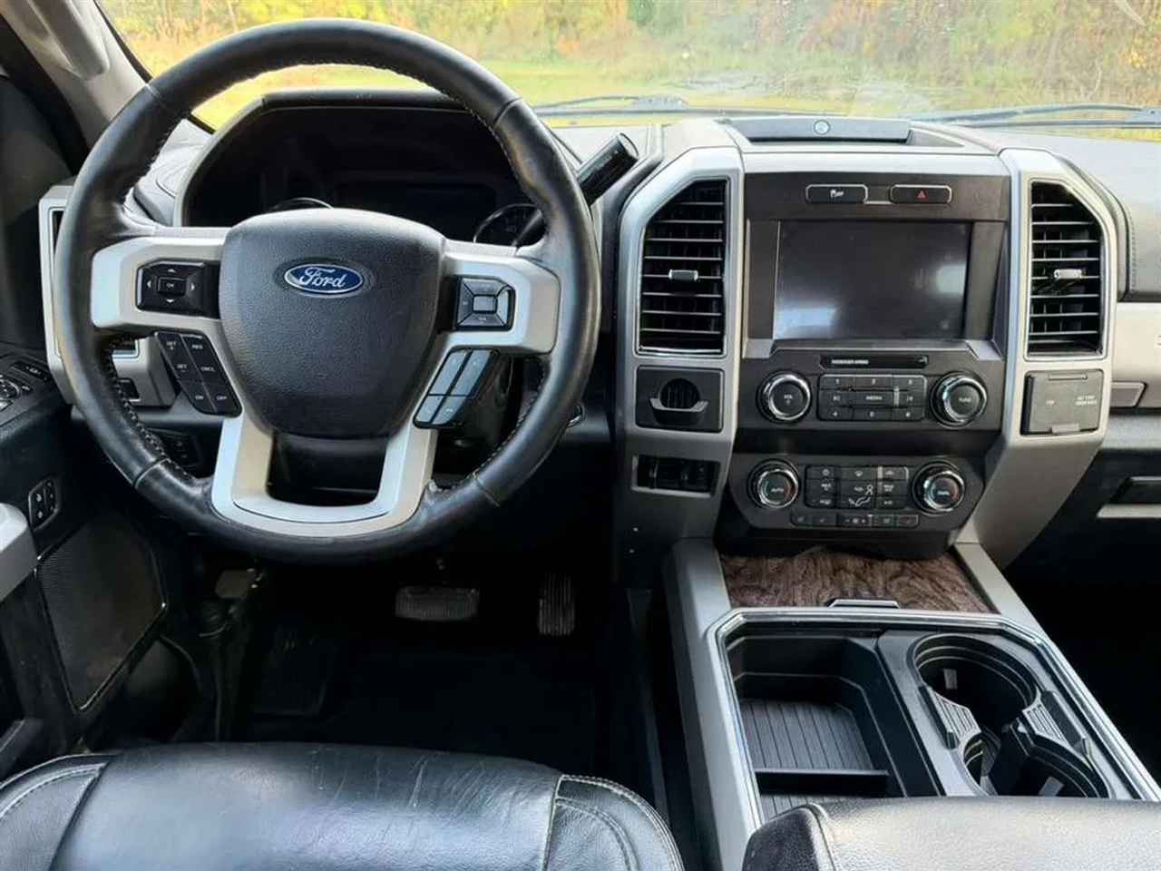 Ford F-250 SD Lariat Crew Cab 2WD 2019