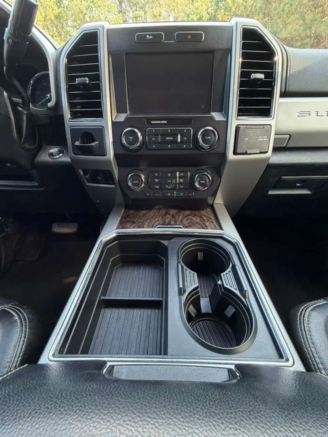 Ford F-250 SD Lariat Crew Cab 2WD 2019