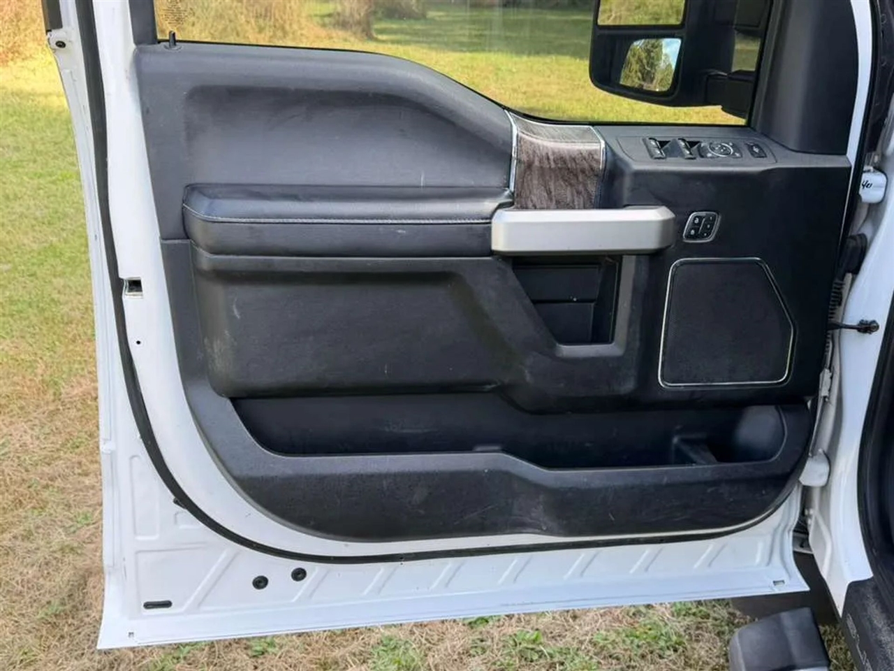 Ford F-250 SD Lariat Crew Cab 2WD 2019