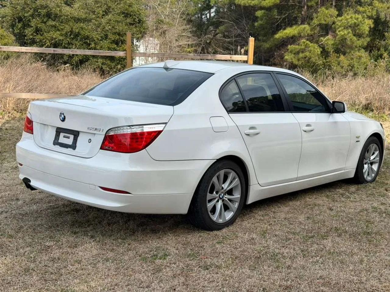 BMW 5-Series 535xi 2009