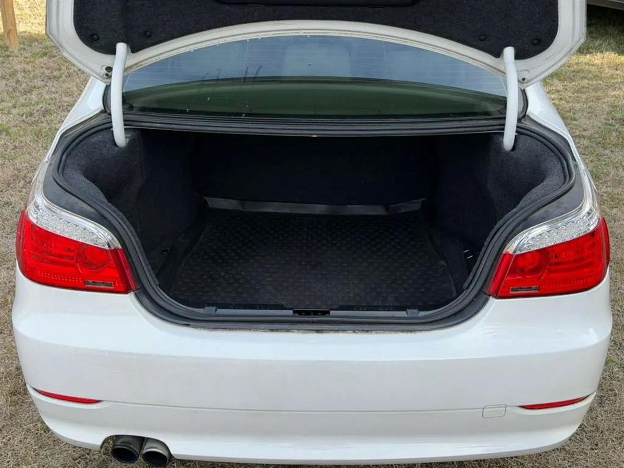 BMW 5-Series 535xi 2009