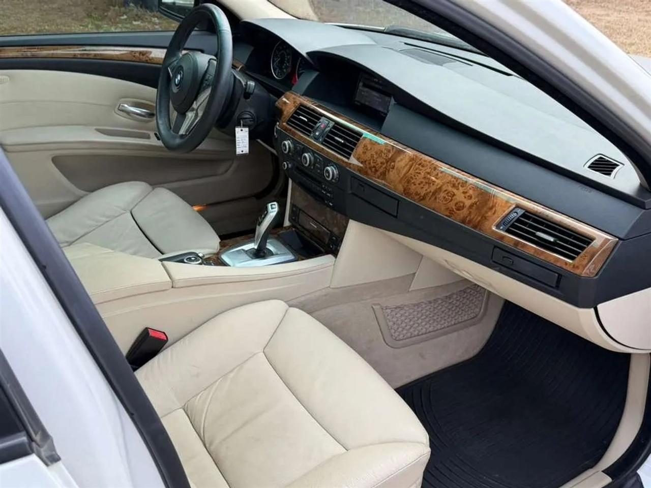 BMW 5-Series 535xi 2009