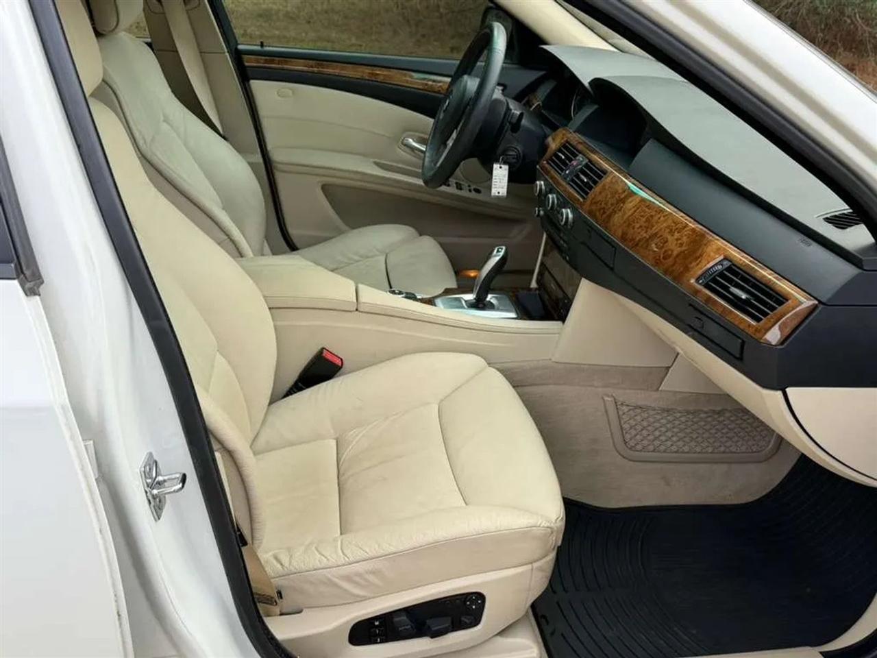 BMW 5-Series 535xi 2009