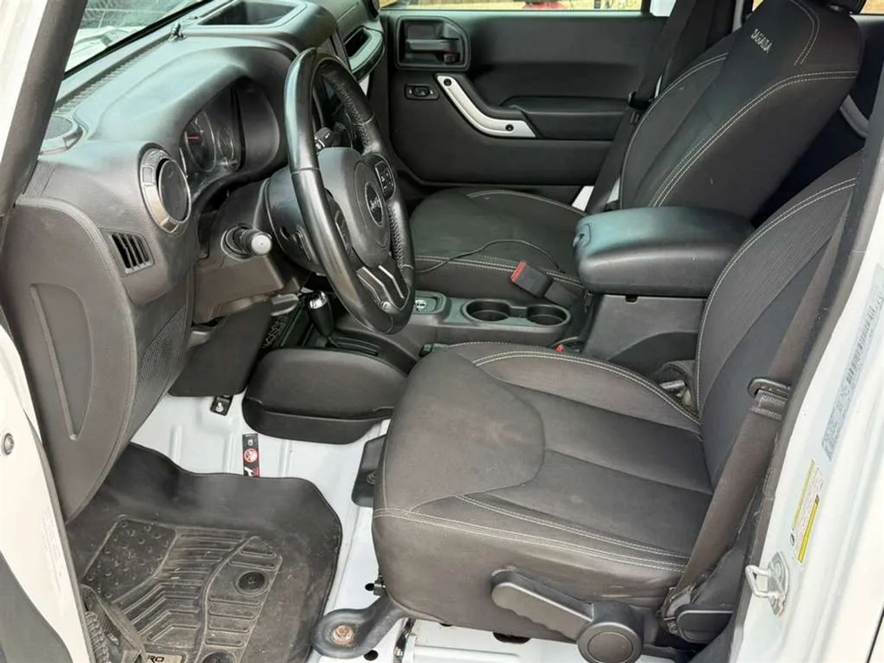 Jeep Wrangler Unlimited Sahara 4WD 2017