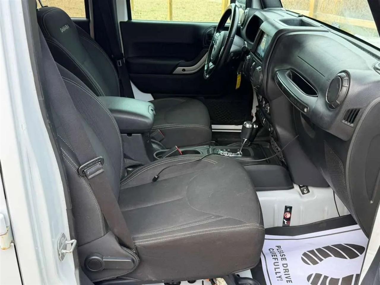 Jeep Wrangler Unlimited Sahara 4WD 2017