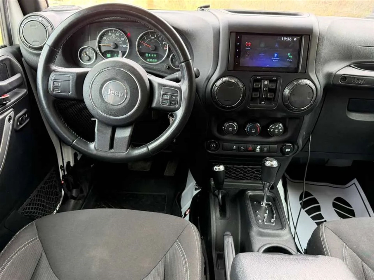 Jeep Wrangler Unlimited Sahara 4WD 2017