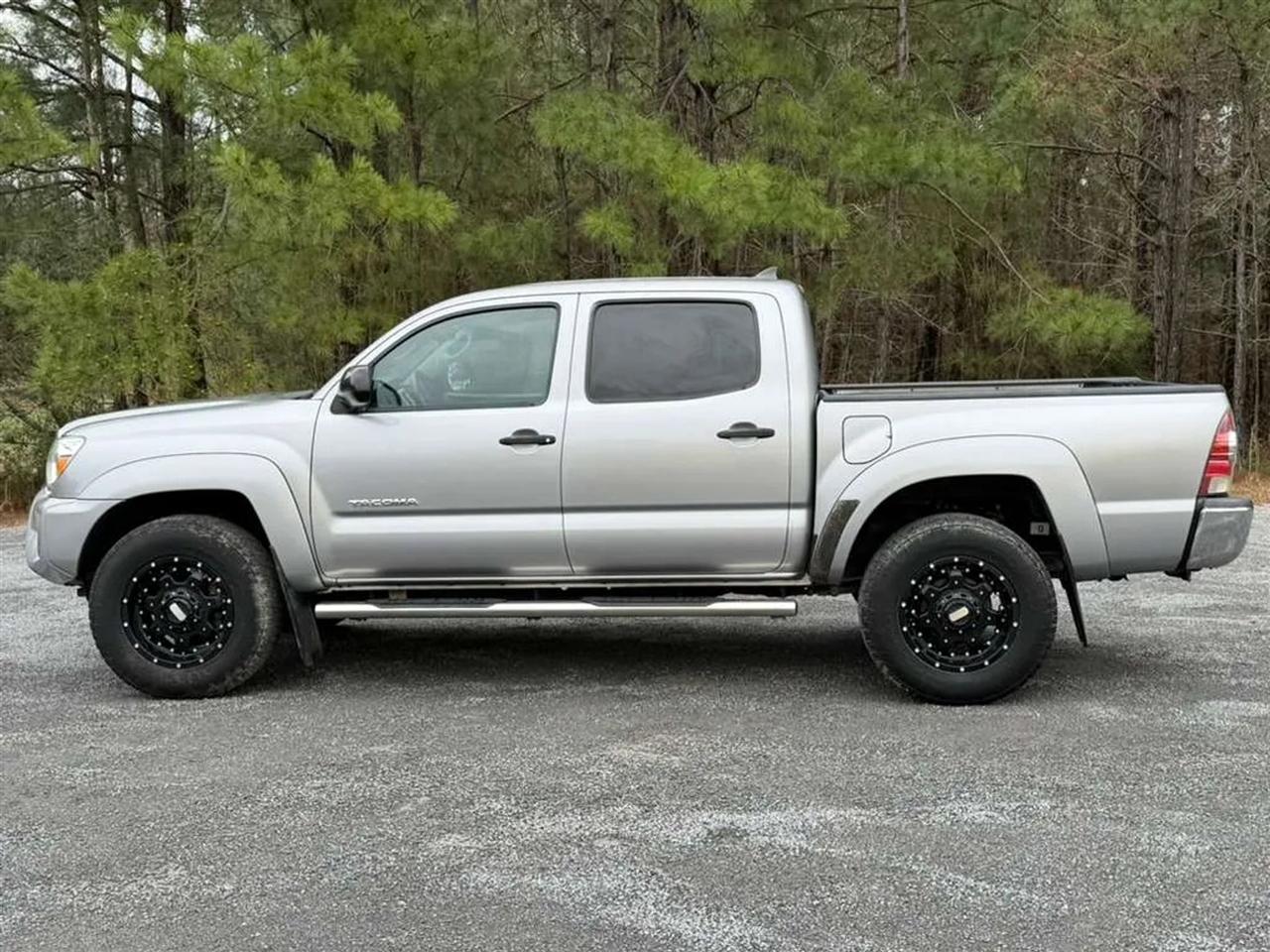 Toyota Tacoma PreRunner Double Cab V6 5AT 2WD 2015