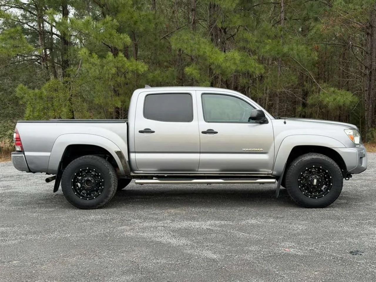 Toyota Tacoma PreRunner Double Cab V6 5AT 2WD 2015