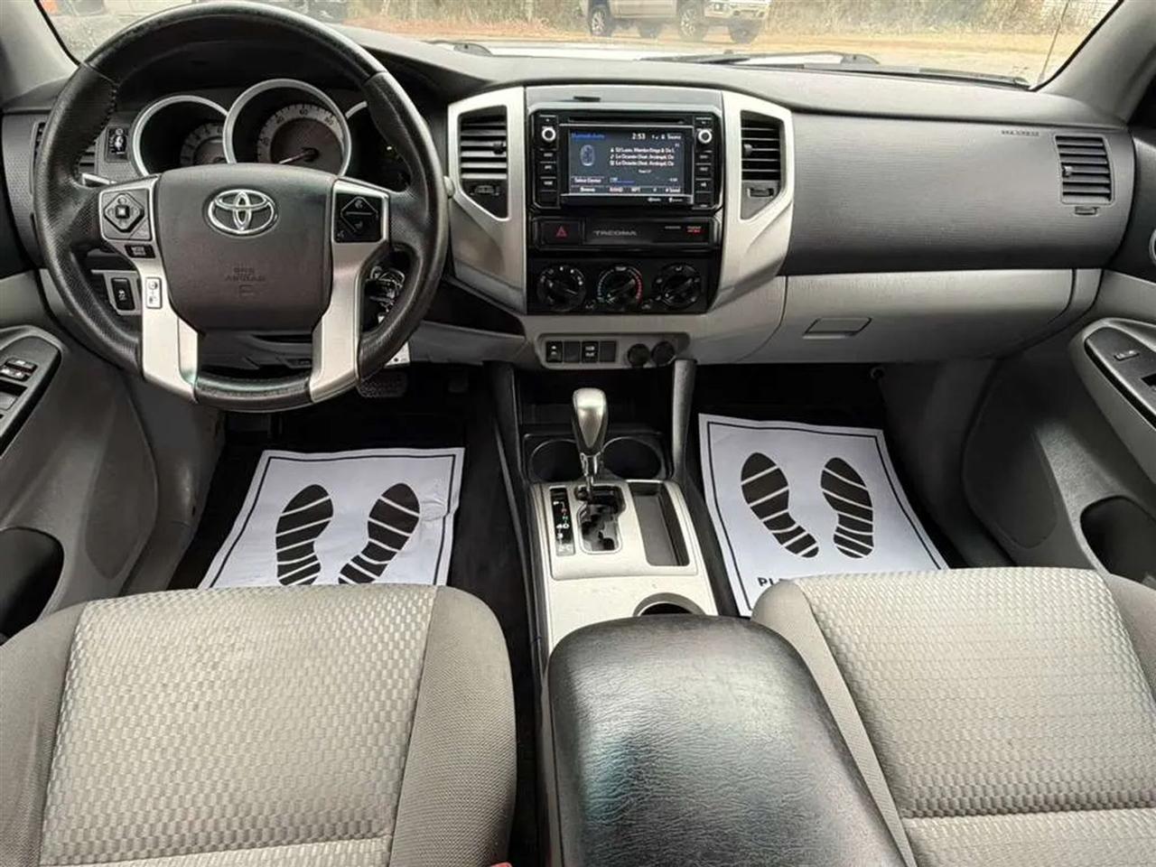 Toyota Tacoma PreRunner Double Cab V6 5AT 2WD 2015