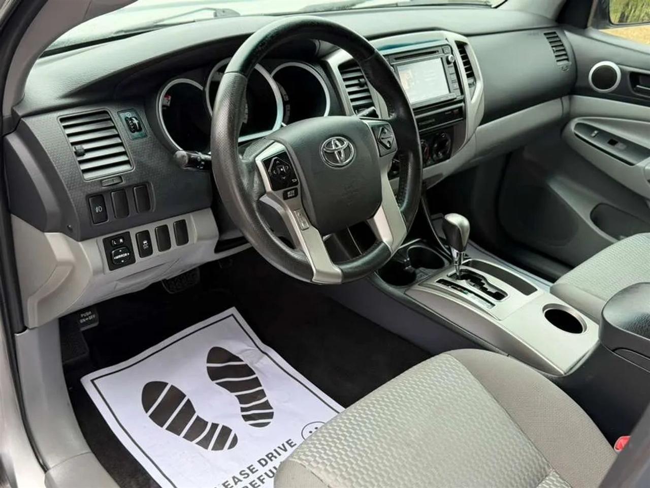 Toyota Tacoma PreRunner Double Cab V6 5AT 2WD 2015