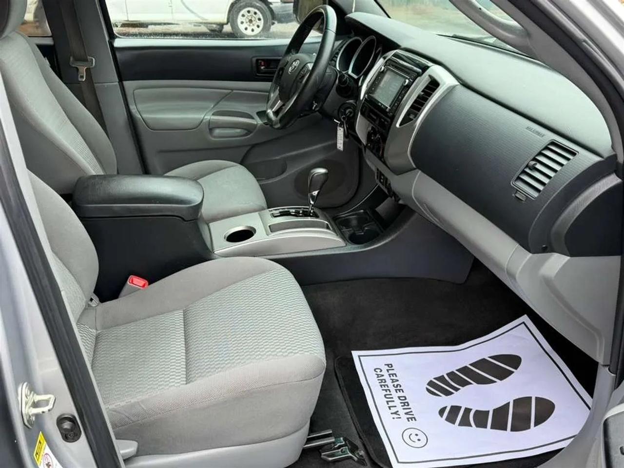 Toyota Tacoma PreRunner Double Cab V6 5AT 2WD 2015