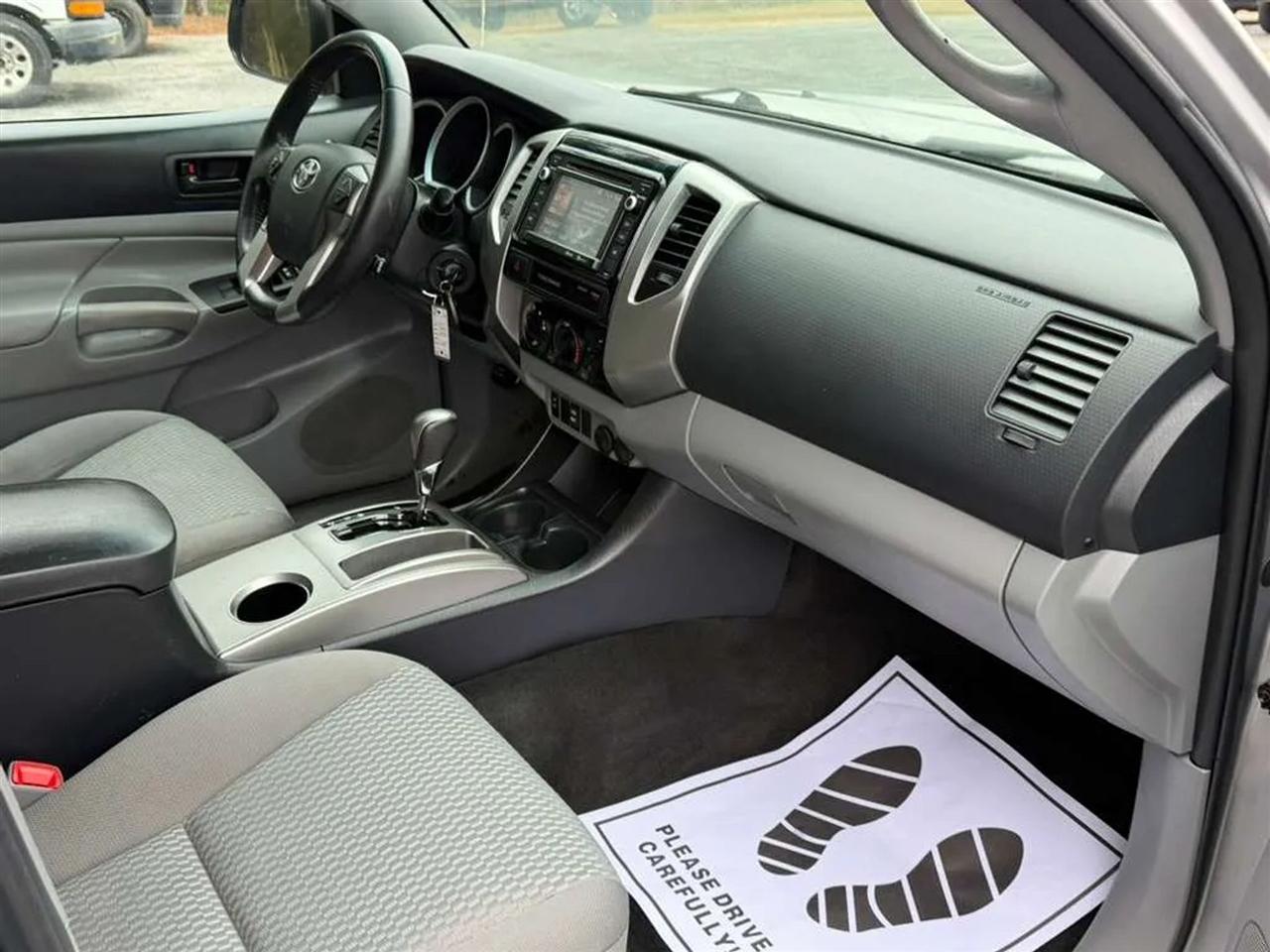 Toyota Tacoma PreRunner Double Cab V6 5AT 2WD 2015