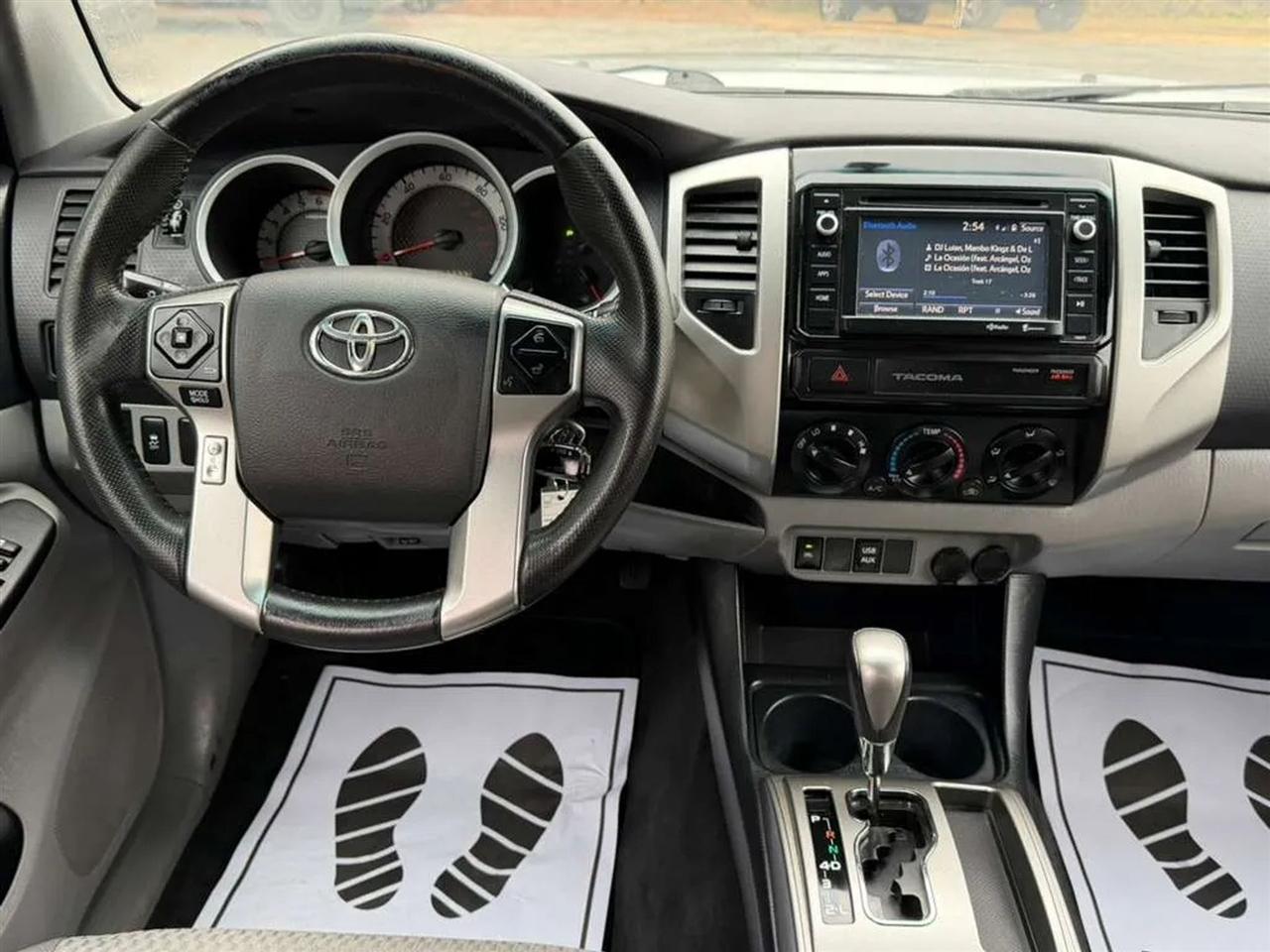 Toyota Tacoma PreRunner Double Cab V6 5AT 2WD 2015