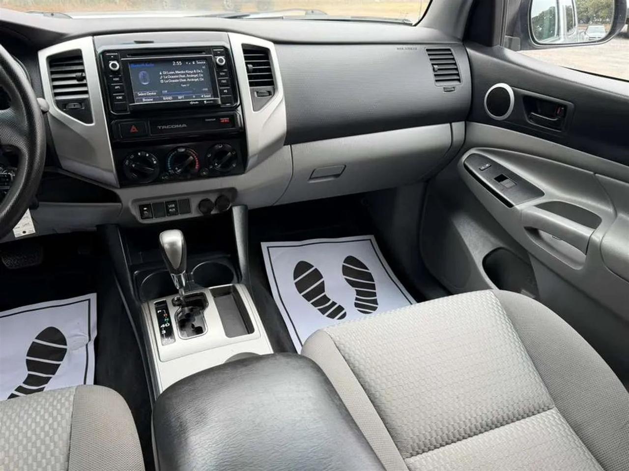 Toyota Tacoma PreRunner Double Cab V6 5AT 2WD 2015