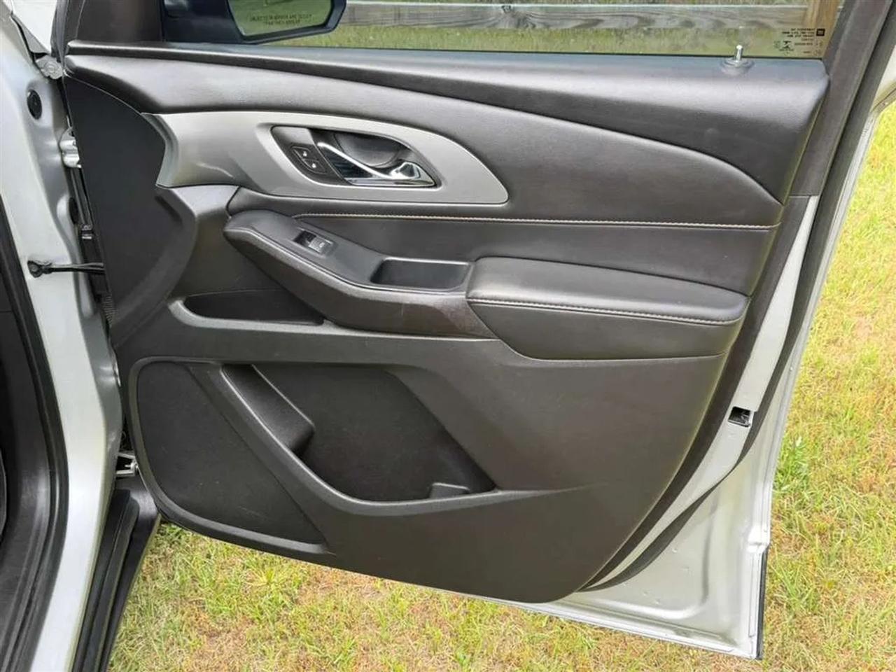 Chevrolet Traverse LT Cloth FWD 2021