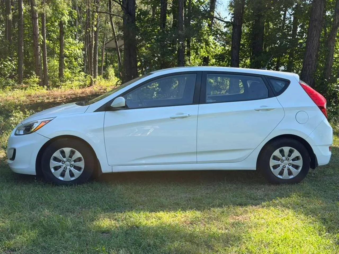 Hyundai Accent GS 5-Door 6A 2015