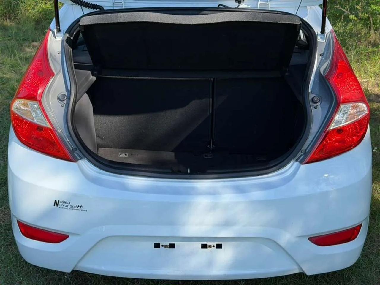 Hyundai Accent GS 5-Door 6A 2015