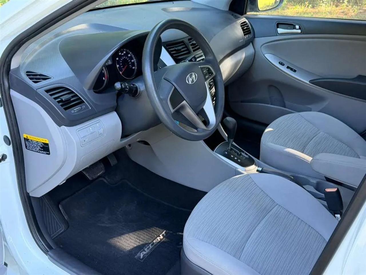 Hyundai Accent GS 5-Door 6A 2015