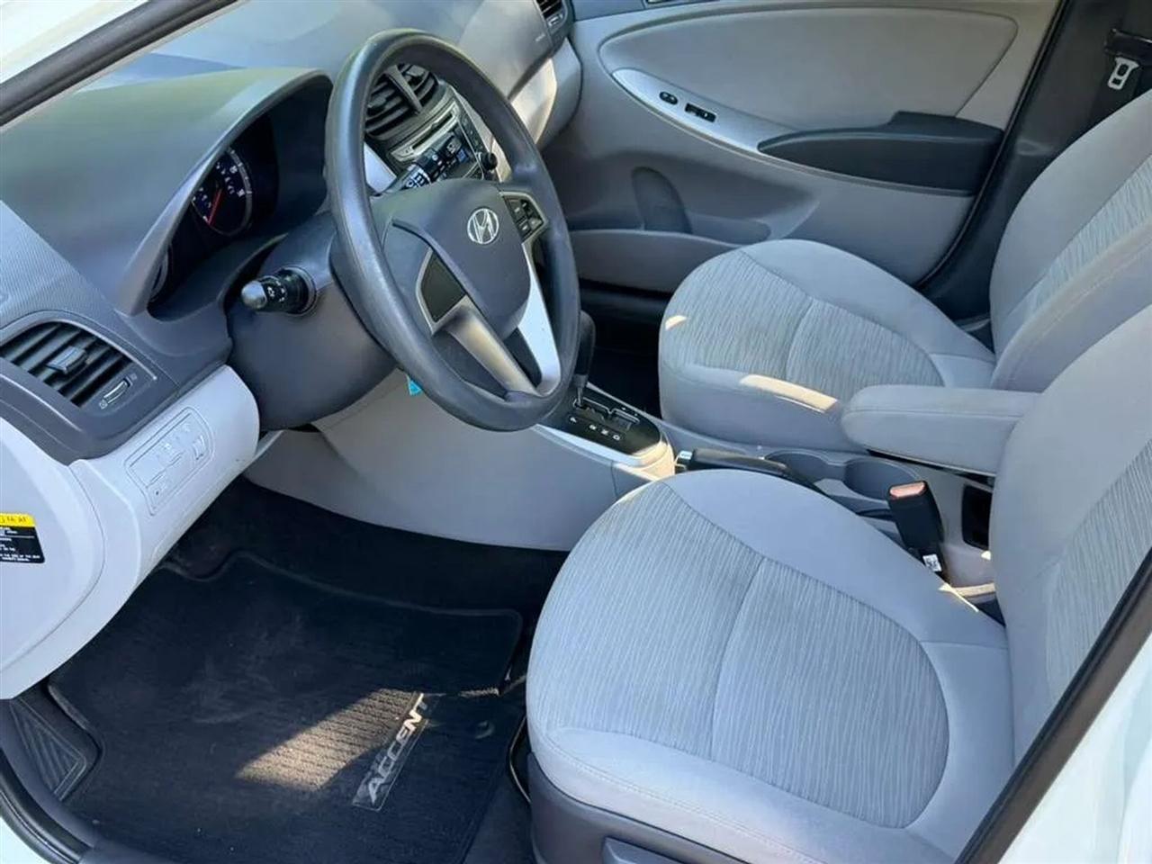 Hyundai Accent GS 5-Door 6A 2015