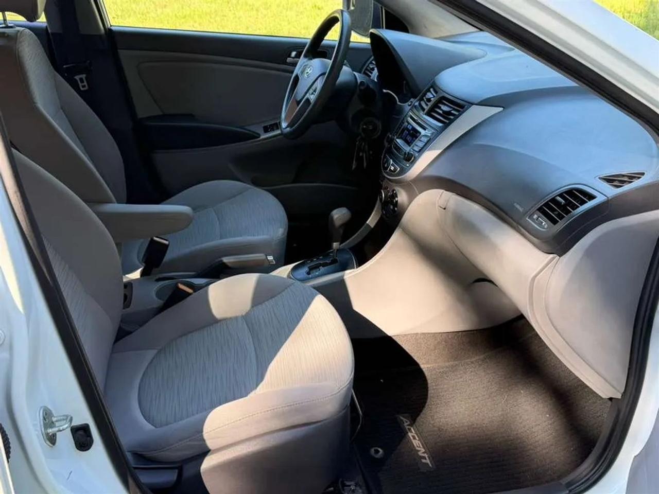 Hyundai Accent GS 5-Door 6A 2015