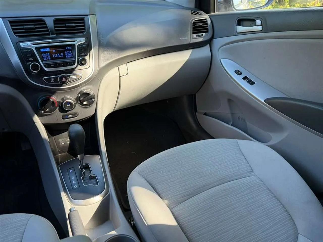 Hyundai Accent GS 5-Door 6A 2015