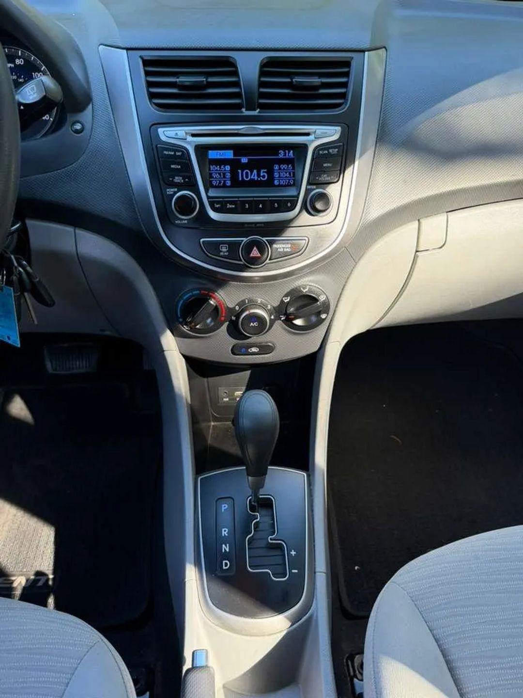 Hyundai Accent GS 5-Door 6A 2015