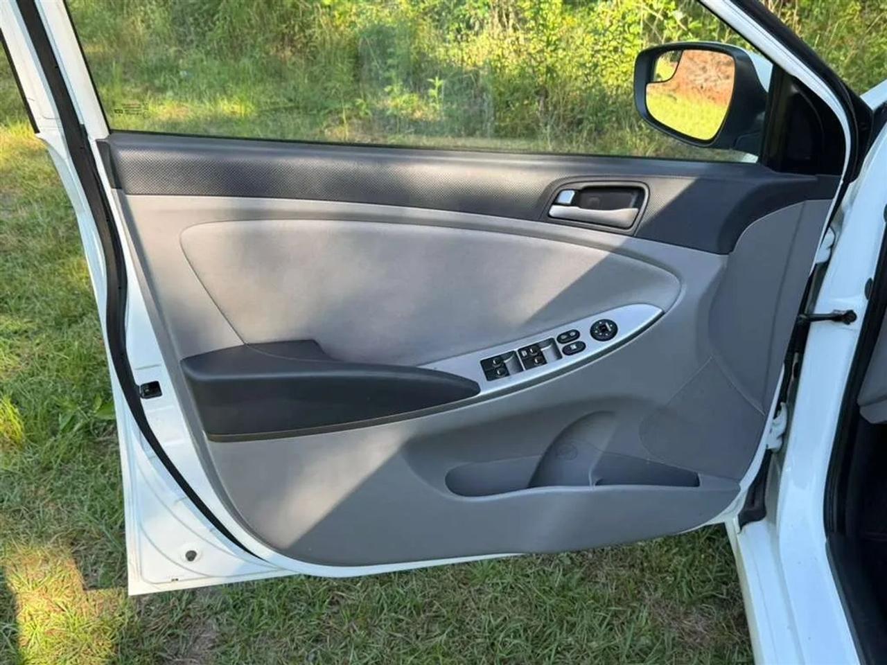 Hyundai Accent GS 5-Door 6A 2015