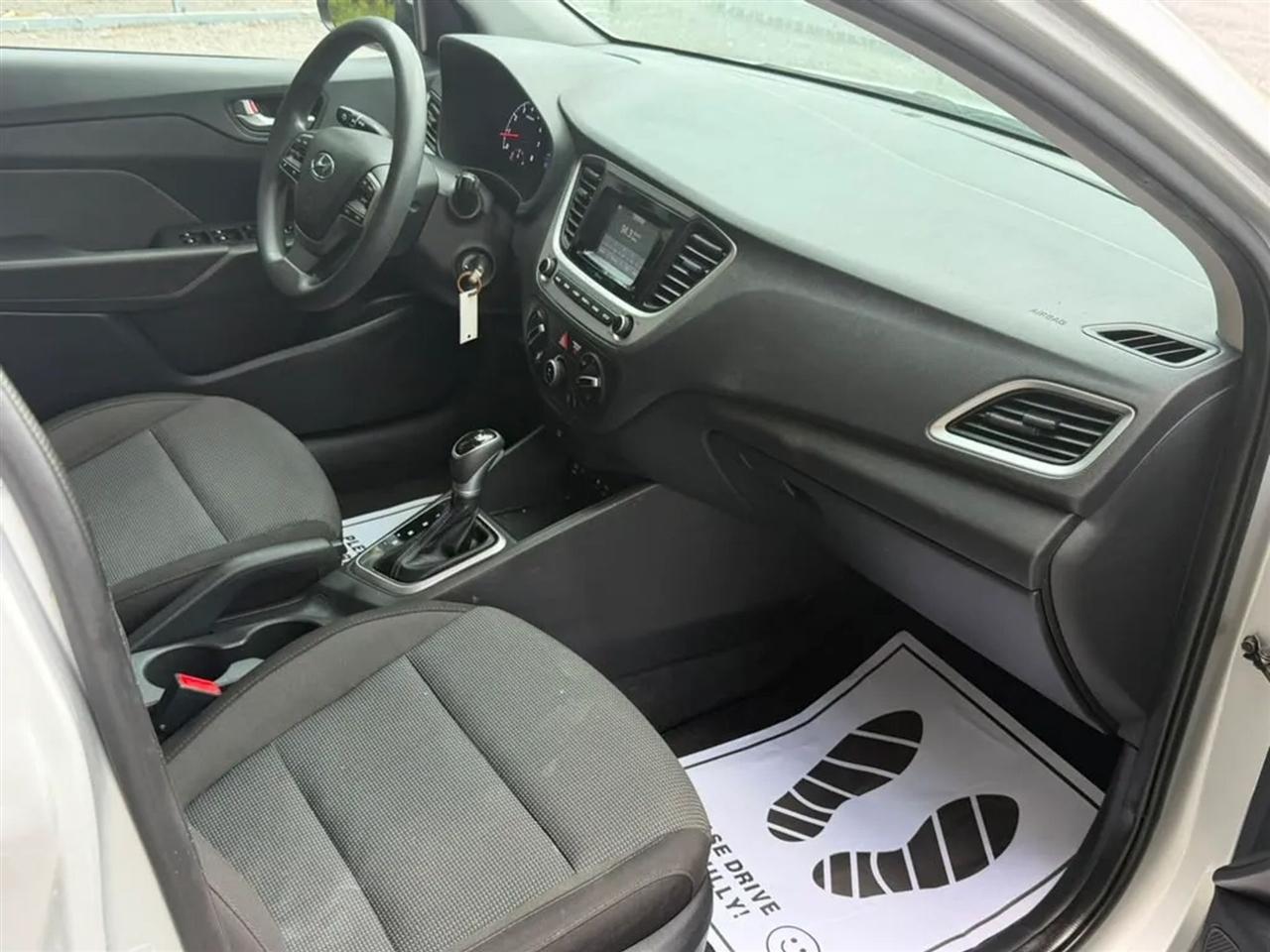 Hyundai Accent SE 4-Door 6A 2021