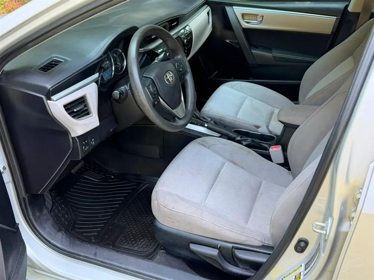 Toyota Corolla LE CVT 2016