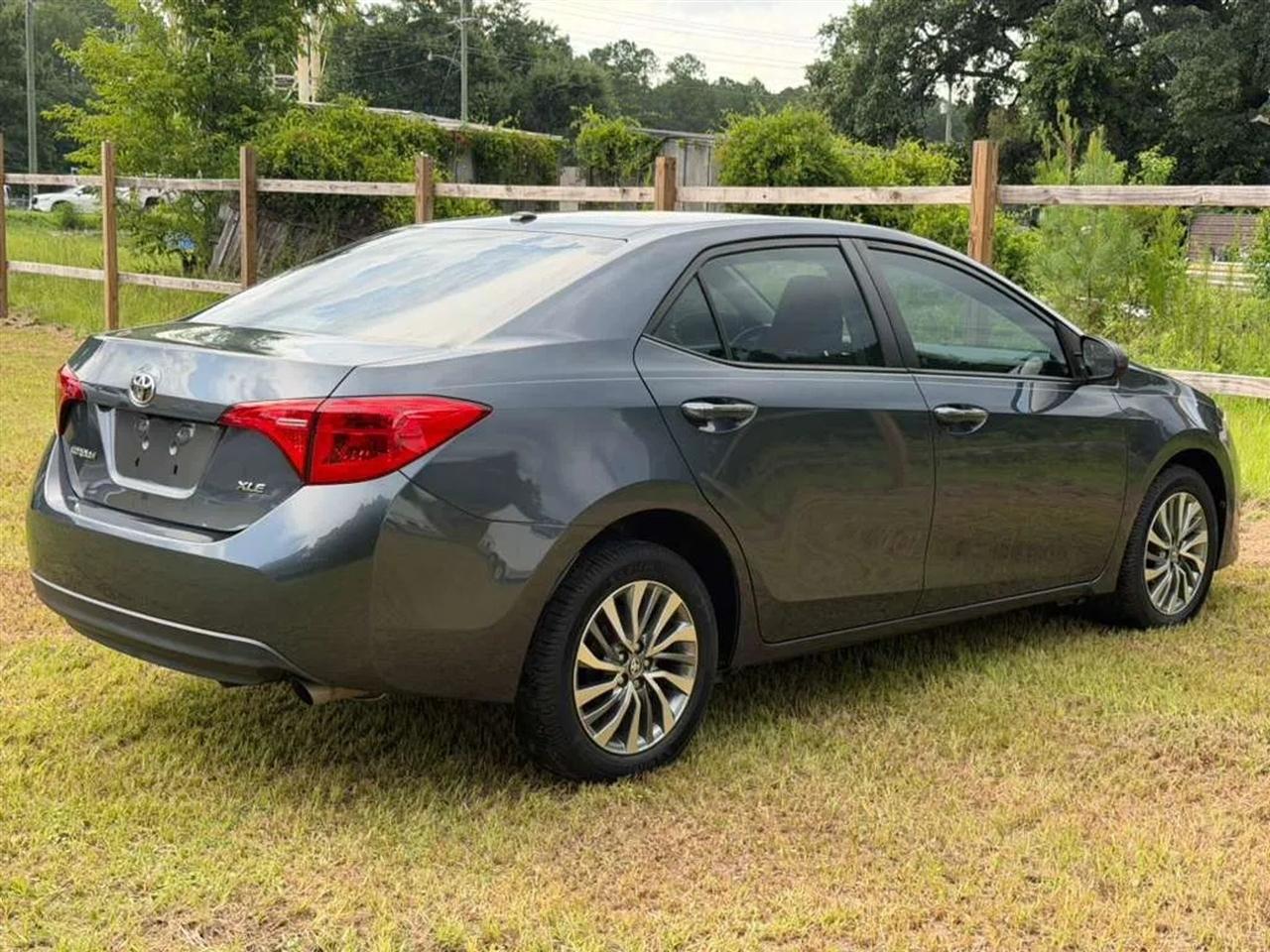 Toyota Corolla XLE CVT 2018