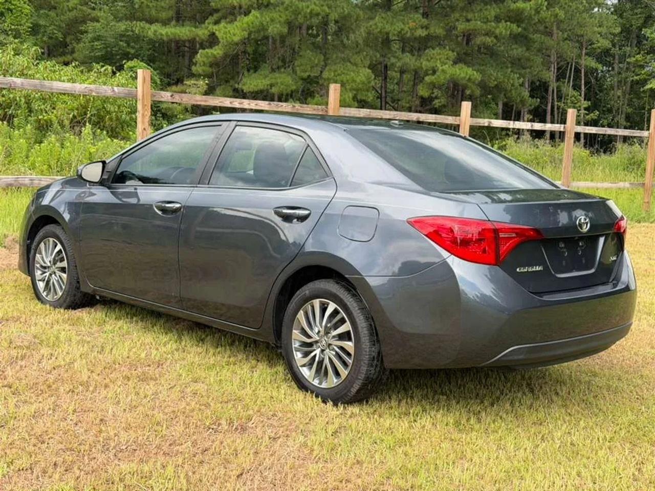 Toyota Corolla XLE CVT 2018