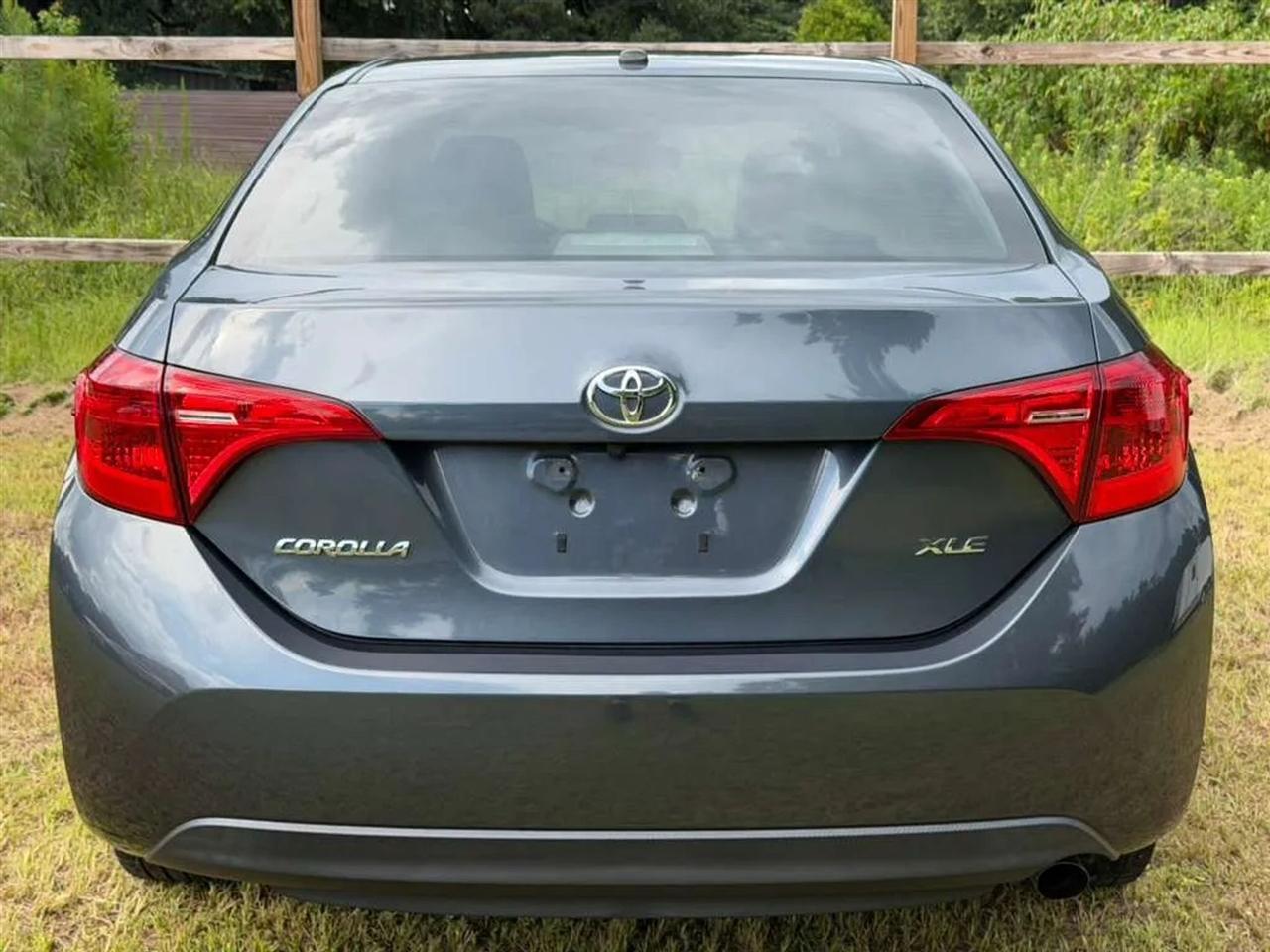 Toyota Corolla XLE CVT 2018