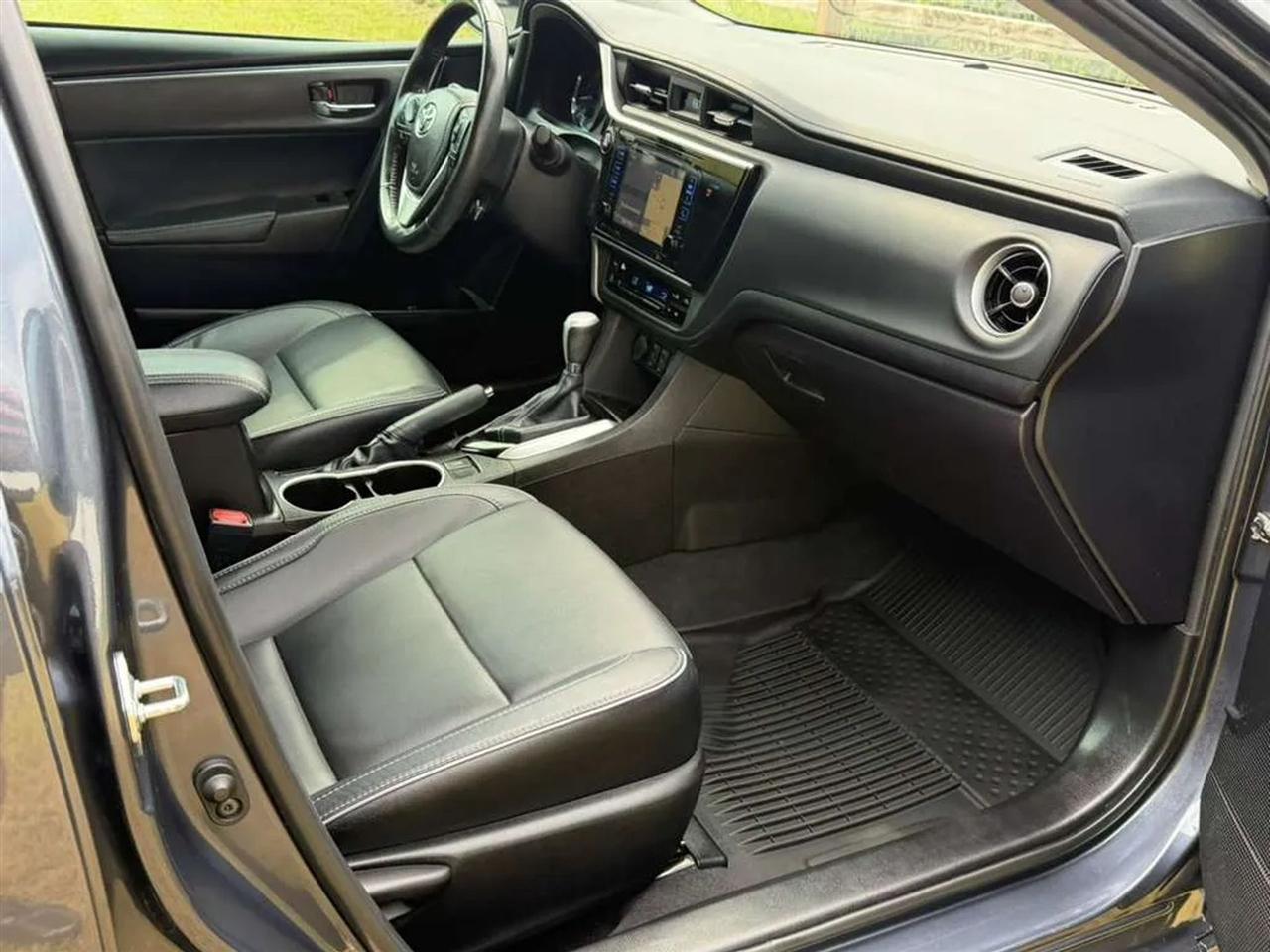 Toyota Corolla XLE CVT 2018