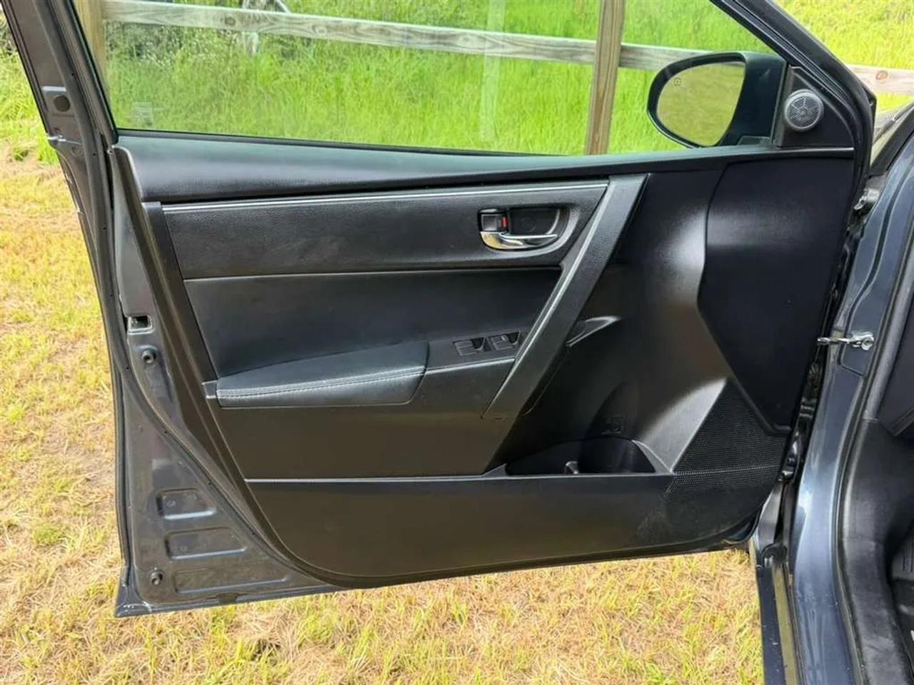 Toyota Corolla XLE CVT 2018